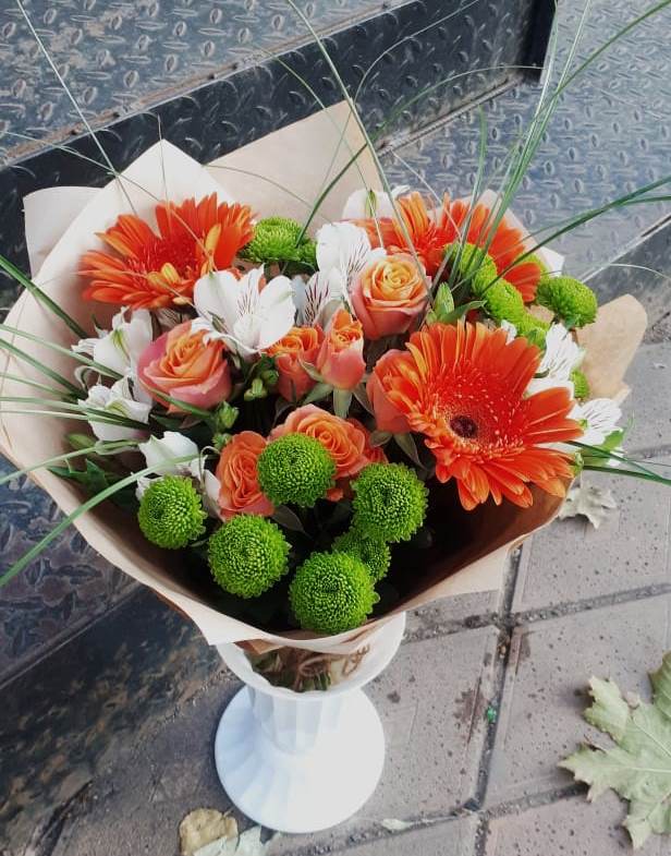 Букет цветов из: Герберы, Хризантемы, Альстромерии и Розы в Таёжном