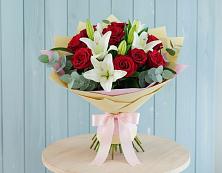 Букет цветов из:  Лилии и Розы в Таёжном