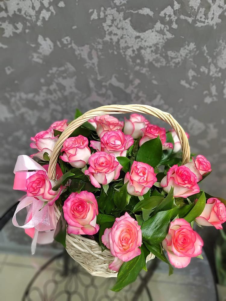 Цветочная композиция из Розы в корзине в Таёжном