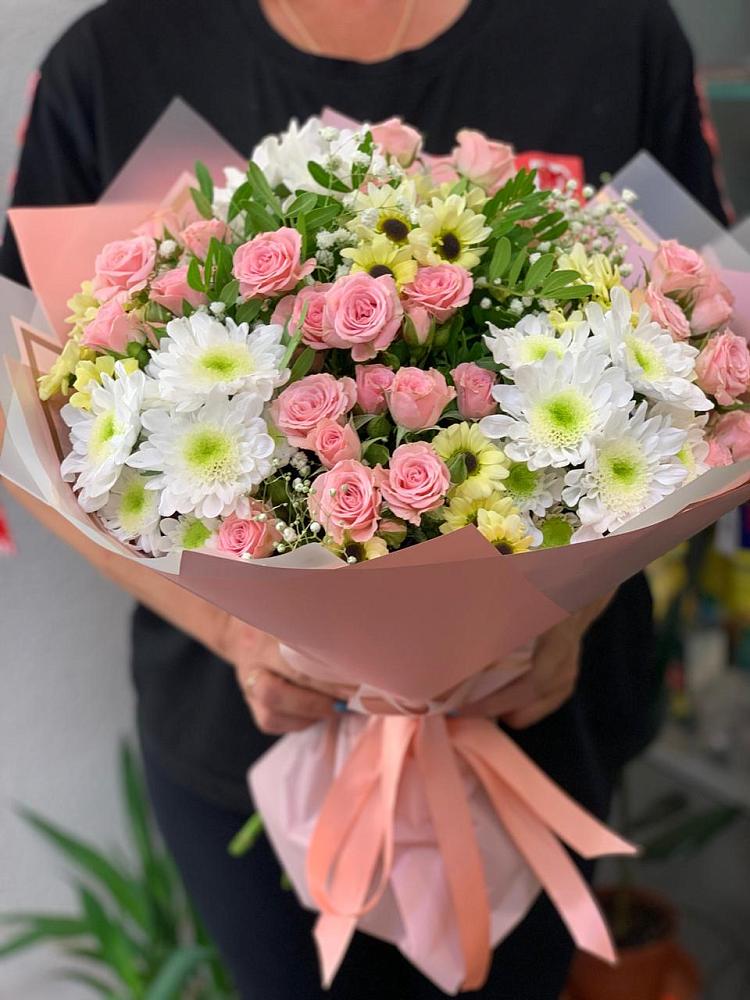 Букет цветов из: Розы и Хризантемы в Таёжном