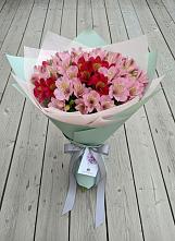 Букет цветов из:  Альстромерии в Таёжном