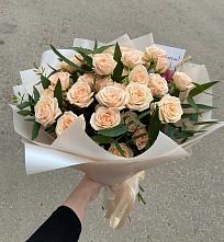 Букет Кремовые розы Латте в Таёжном