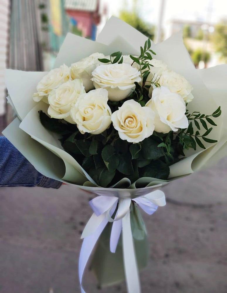 Букет Белые розы Проуд в Таёжном