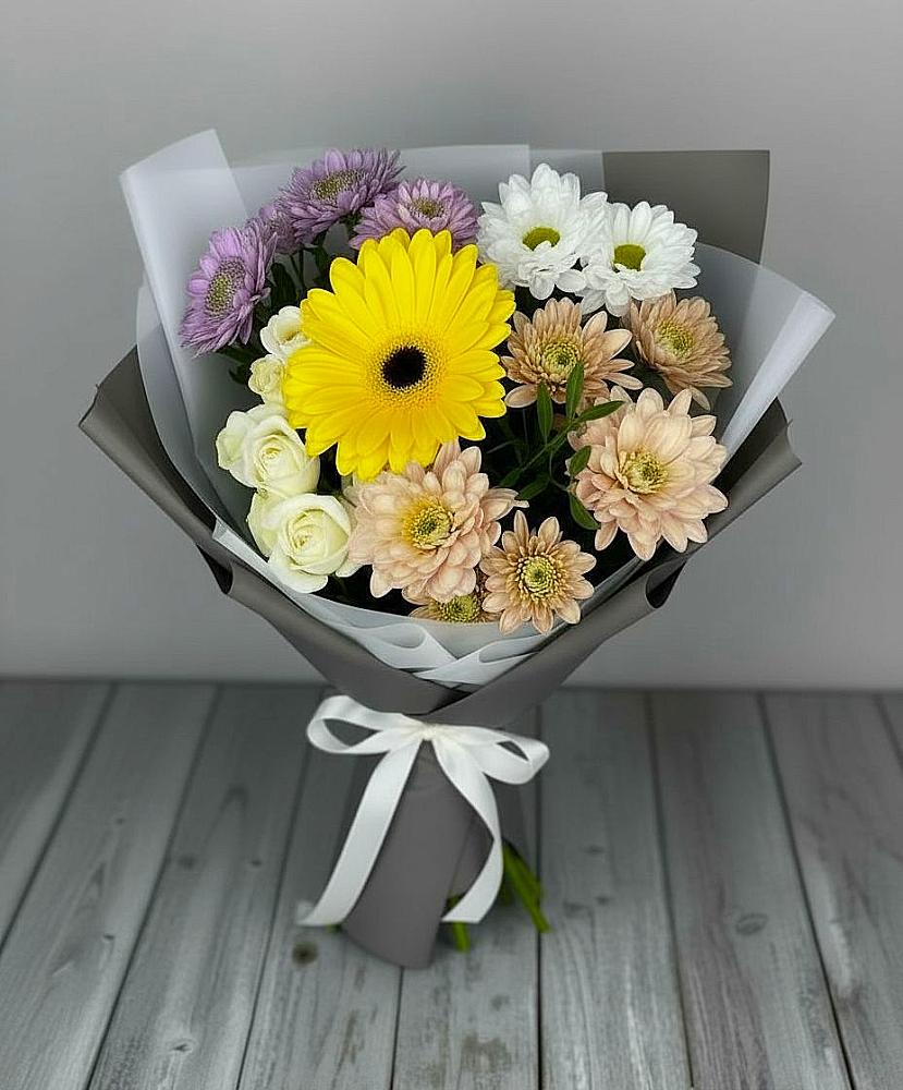 Букет цветов из: Розы, Герберы и Хризантемы в Таёжном