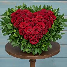 Цветочная композиция из Розы в виде сердца #REPLACE_PRED# Таёжном