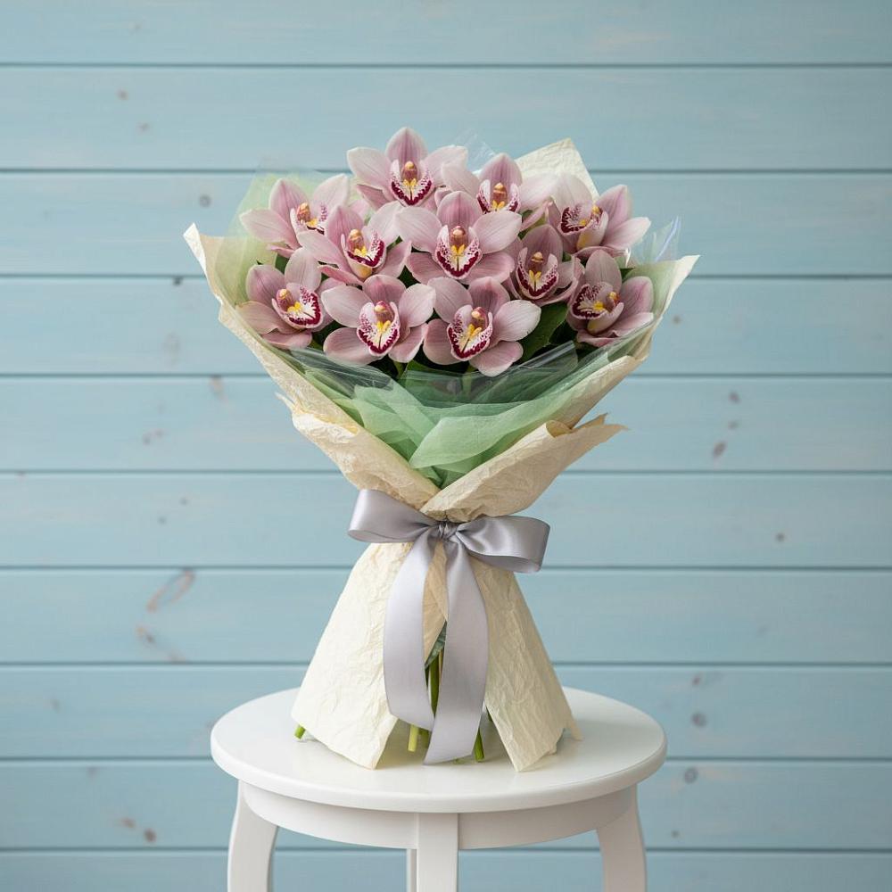 Букет цветов из: Орхидеи и Розы в Таёжном