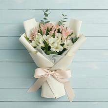 Букет цветов из:  Альстромерии в Таёжном