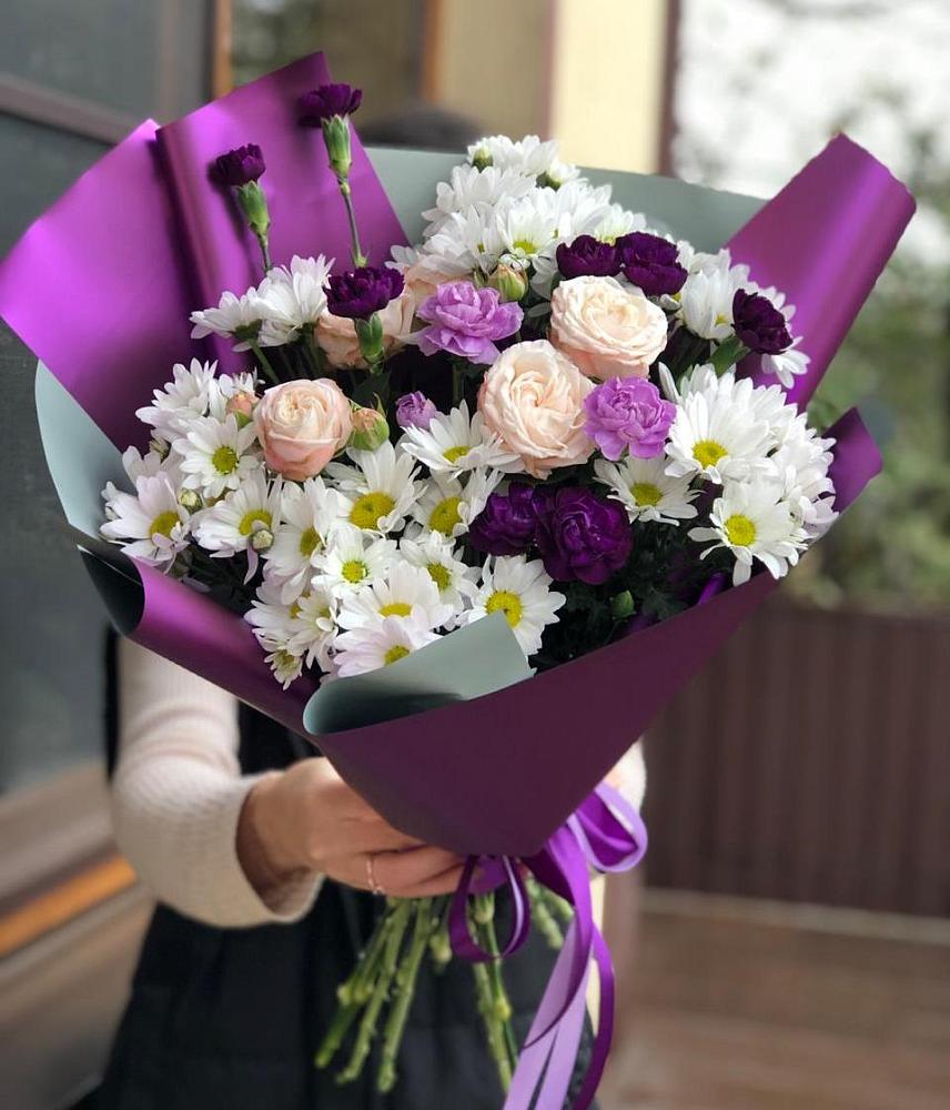 Букет цветов из: Хризантемы, Гвоздики и Розы в Таёжном