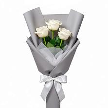 Букет 3 белые розы в Таёжном