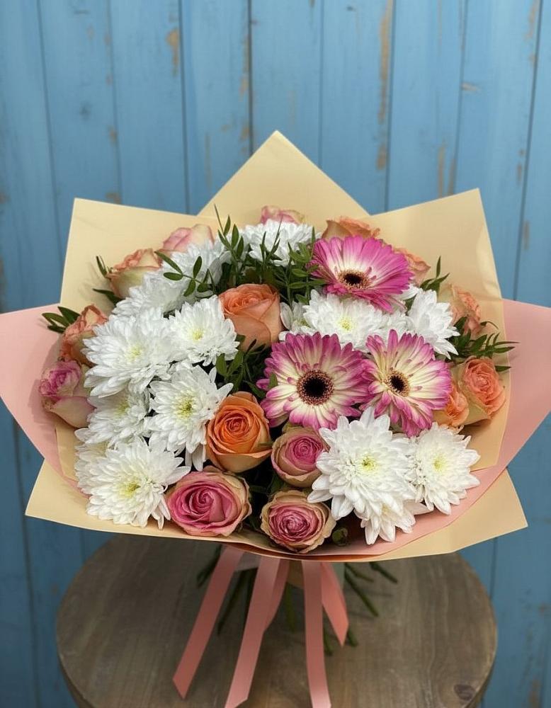Букет цветов из: Розы, Герберы и Хризантемы в Таёжном