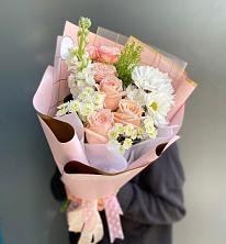 Букет цветов из:  Хризантемы и Розы в Таёжном