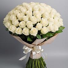 Букет 101 беля роза Белоснежка в Таёжном