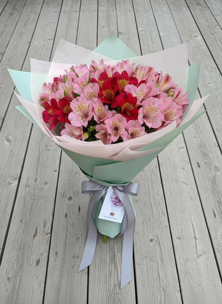 Букет цветов из: Альстромерии в Таёжном