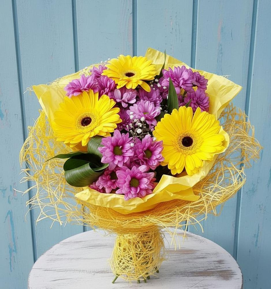 Букет цветов из: Хризантемы и Герберы в Таёжном