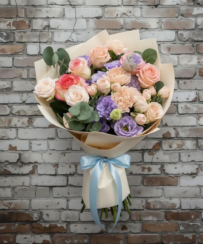 Букет цветов из: Розы, Лизиантусы и Гвоздики в Таёжном