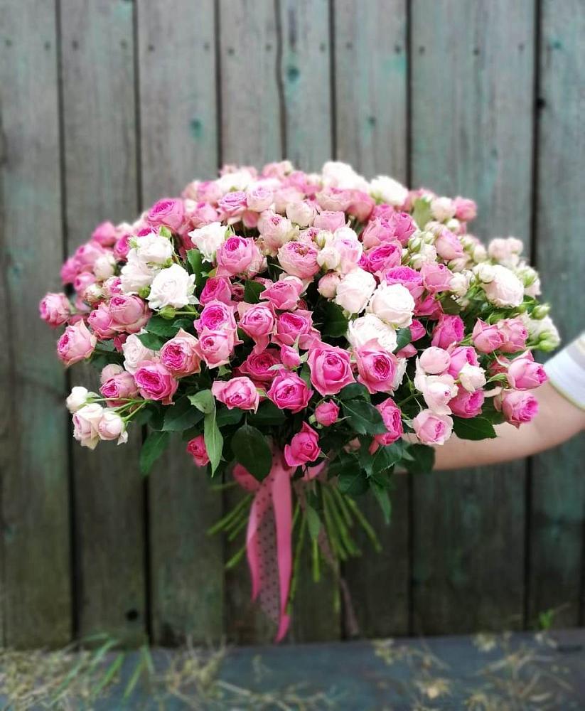 Букет Розовые кустовые розы Натали и Лав Лидия в Таёжном