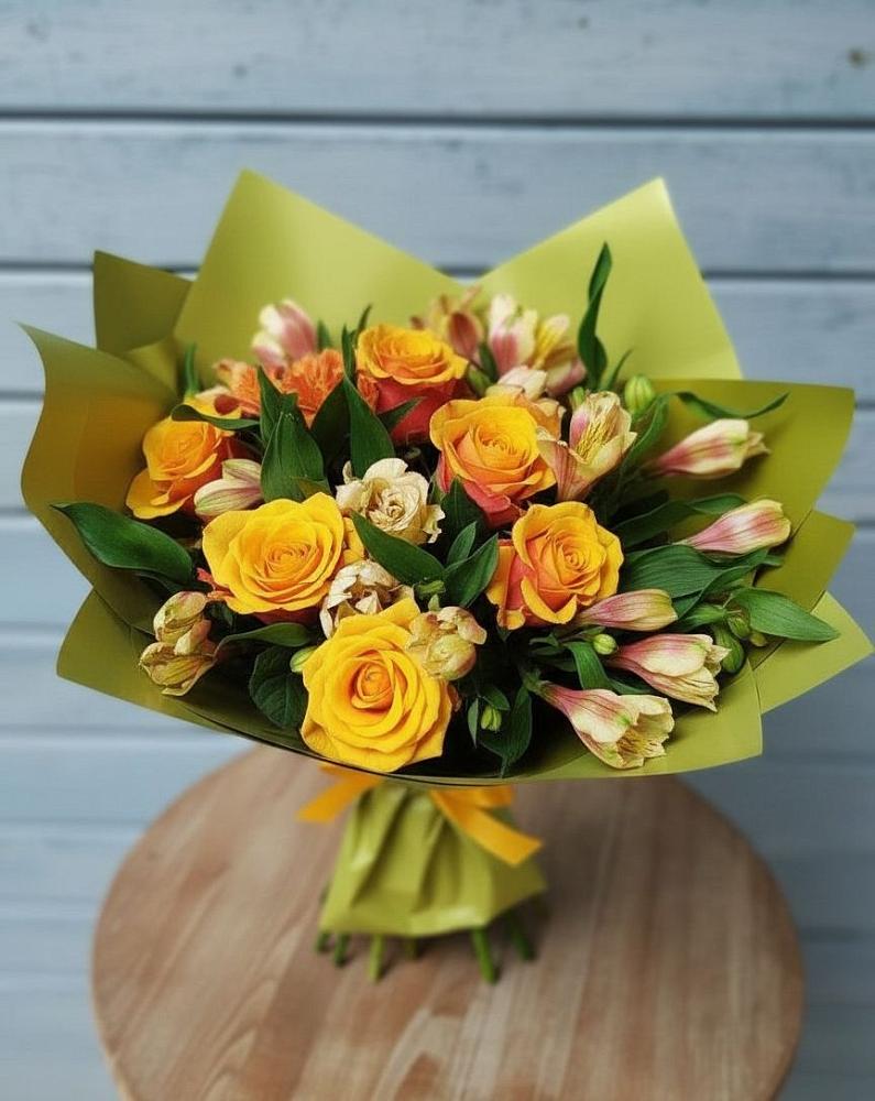 Букет цветов из: Альстромерии и Розы в Таёжном