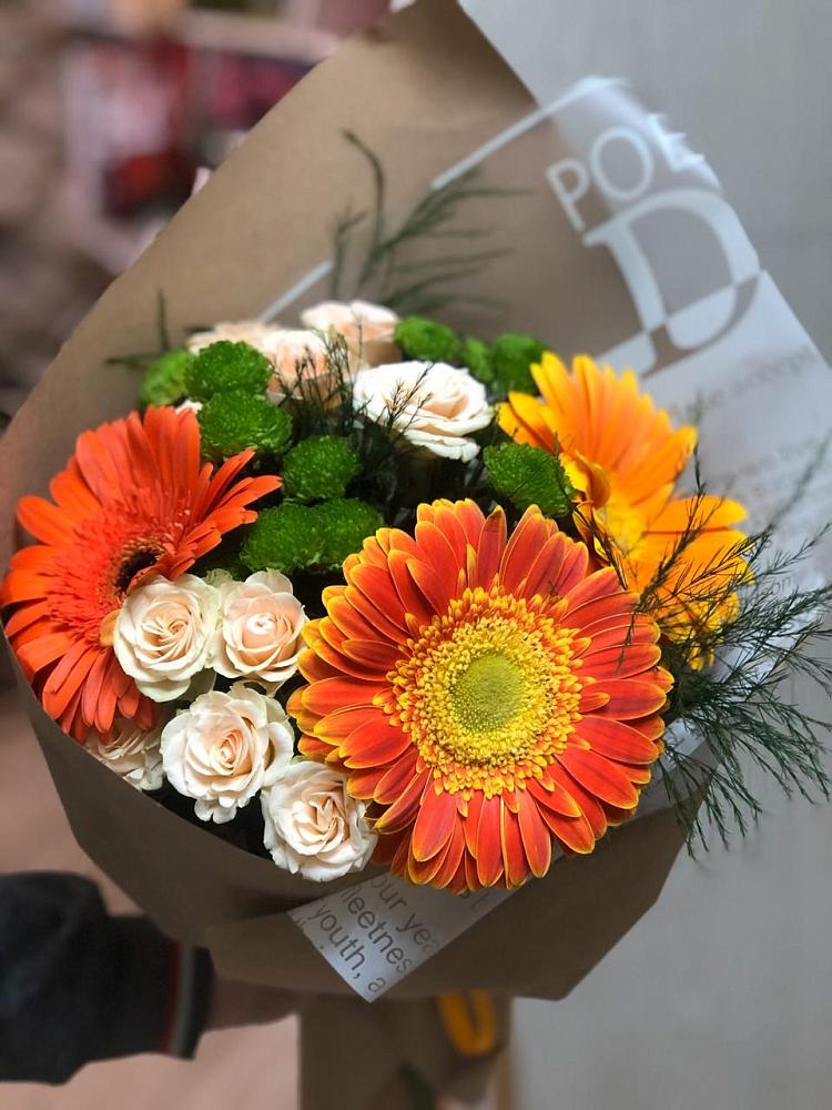 Букет цветов из: Герберы, Хризантемы и Розы в Таёжном