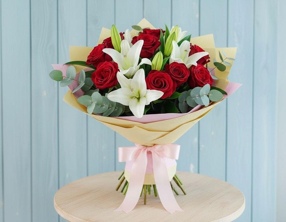 Букет цветов из: Лилии и Розы в Таёжном